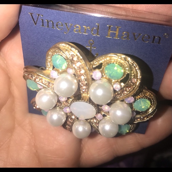 VINEYARD HAVEN brooch. Pearls and crystals. - Picture 2 of 5